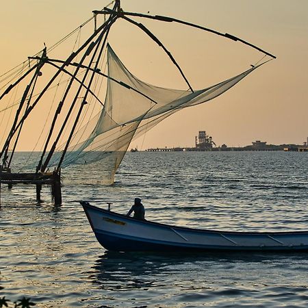 The Postcard Mandalay Hall, Kochi Екстер'єр фото